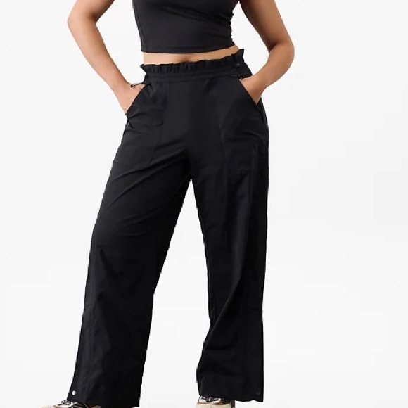 Athleta Trekkie High Rise Parachute Pants- size large -NWT